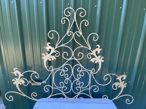 lot 152 image: Metal Home Decor or Yard Art