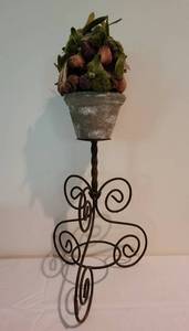 lot 169 image: Eclectic Decor Collection