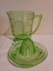 lot 177 image: Vintage Vase & Juicer Collection