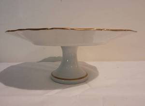 lot 179 image: Vintage Serving Pieces