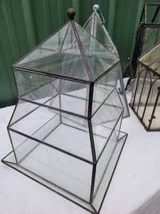 lot 211 image: Unusual Garden Terrarium Collection