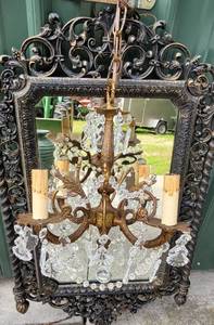 lot 216 image: Vintage Chandelier plus Decorative Mirror