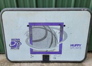lot 220 image: Wall Mount Huffy Basketball Hoop