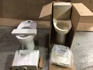 lot 2 image: Set of toiles costumer returns varios styles and conditions  (see pictures & description)
