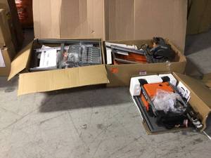 lot 14 image: Lot of assorted Ridgid Tile saws (various conditions and sizing) not checked see pictures