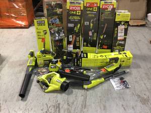 lot 32 image: Mix pallet of Ryobi (trimmers, blowers, hedge trimmers) review all pictures