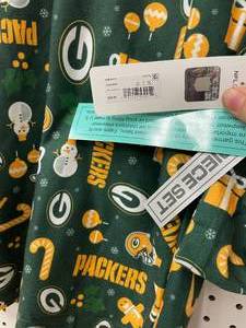 lot 39 image: NFL Green Bay Packers Youth Christmas Pajama Set Size L 12 14