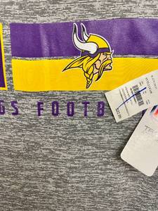 lot 59 image: MINNESOTA VIKINGS Mens Dri-Fit Style Shirt Size M.  