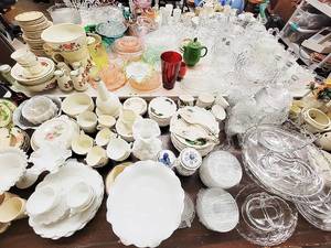 lot 00 image: We Will Ship Nationwide Very Rare Collectable Cookie Jars - Vases - Pitchers - Accents