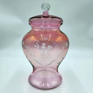 lot 11 image: Beautiful Vintage Large Impression Glass Pink Lidded Jar