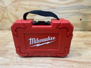 lot 38 image: MILWAUKEE Hole Dozer General Purpose Bi-Metal Hole Saw Set (9-Piece)