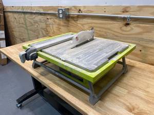 lot 21 image: RYOBI 0.75 HP 7 in. 4.8 Amp Tabletop Tile Saw
