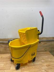 lot 51 image: RUBBERMAID COMMERCIAL PRODUCTS Yellow Polypropylene Mop Bucket and Wringer, 8 34 gal