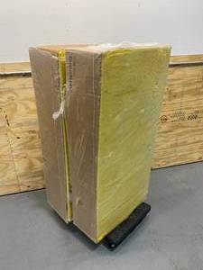 lot 63 image: ARMSTRONG Lot of 32-  Ceiling Tiles in White (details in description)