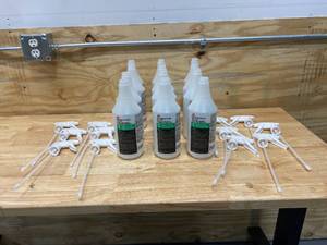 lot 71 image: 3M Lot of 12-  5L Spray Bottles