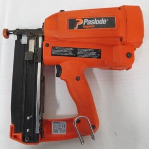 lot 613 image: Paslode IM200-Li 18-Gauge 2 Cordless Lithium-Ion Brad Nailer