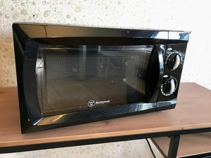 Westinghouse - Countertop Microwave