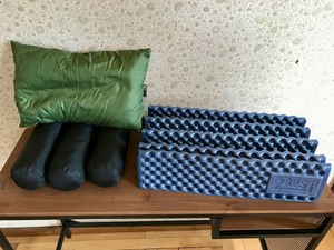 4 Camping Pillows  Sleeping Mat
