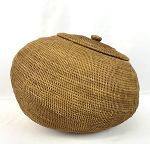 lot 53 image: Tightly Hand-Woven Lombok Tilted Storage Basket with Lid - 15.5 Diameter