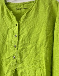 lot 170 image: Gudrun Sjoden Subdued Lime Linen Blouse- Size L