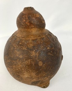 lot 68 image: Pre Columbian Pottery Vase of a Woman
