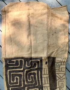 lot 129 image: Antique Authentic Kuba Cloth - Tribal Hand-Woven from the DRC- 12 feet long