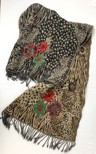 lot 139 image: Like New Masons Wool Scarf w Yarn Embroidery