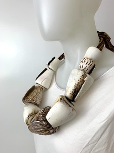 lot 200 image: Vintage Akusan Bontoc Womens Belt of Large Conus Shells, Philippines