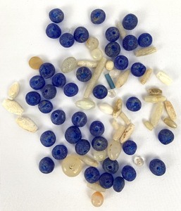 lot 239 image: An Assortment of 39 Antique Dutch Cobalt Blue Glass African Trade Beads And Others