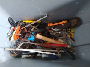 lot 102 image: Tool bin