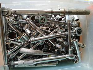 lot 106 image: Lot of socket wrenches