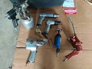 lot 110 image: Air tools