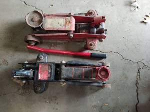 lot 134 image: Small jacks