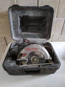 lot 140 image: Skill saw