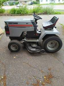 lot 176 image: Craftsman 18hp riding lawn mower