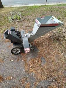 lot 179 image: Wood chipper