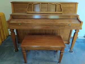 lot 11 image: Baldwin Acrosonic Piano with Bench