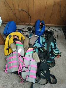 lot 350 image: Oxygen Hoses & Scuba Vests