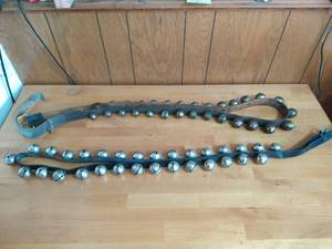 lot 337 image: Vintage Sleighbells