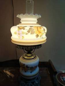 lot 411 image: Hurricane Lamp