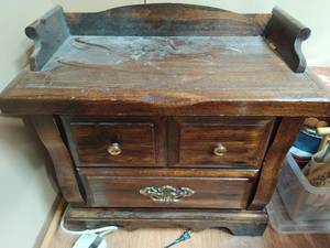 lot 412 image: Night Stand