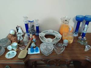 lot 451 image: Glassware & Dcor