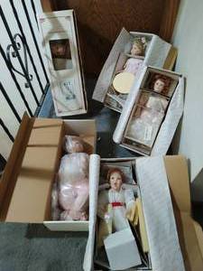 lot 479 image: Dolls Lot #5