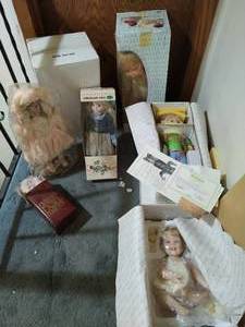 lot 480 image: Dolls Lot #6