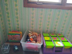 lot 381 image: Collection Of Kids Toys
