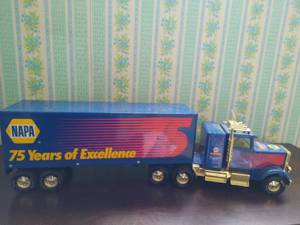 lot 383 image: Napa 75th Anniversary Truck