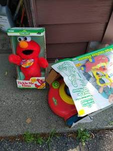 lot 531 image: Sesame Street Toys