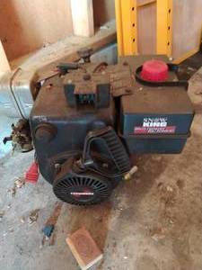 lot 406 image: Snowblower Engine