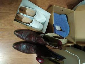 lot 429 image: Shoes
