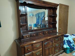 lot 458 image: Vanity